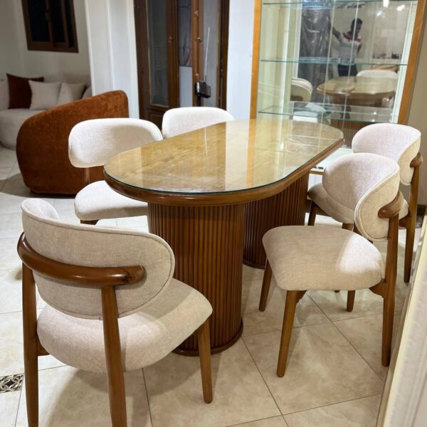 ترابيزة سفرة بقاعدة ذهبية أوريليا | Aurelia Gold Pillar Table